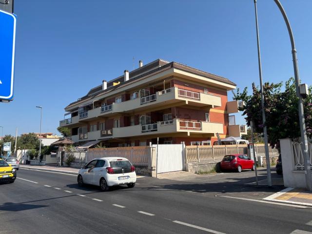 Attico in vendita a Laurentum, Roma Capitale