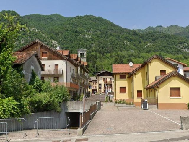 Appartamento in vendita a Barcis, Friuli-Venezia Giulia