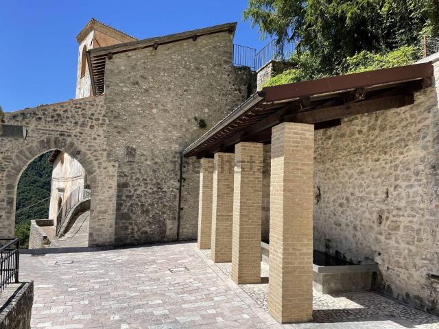 Appartamento in vendita a Sant'anatolia Di Narco, Umbria
