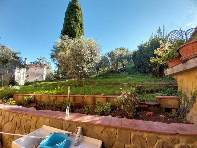 Appartamento in vendita a Collina Vecchia, Pistoia