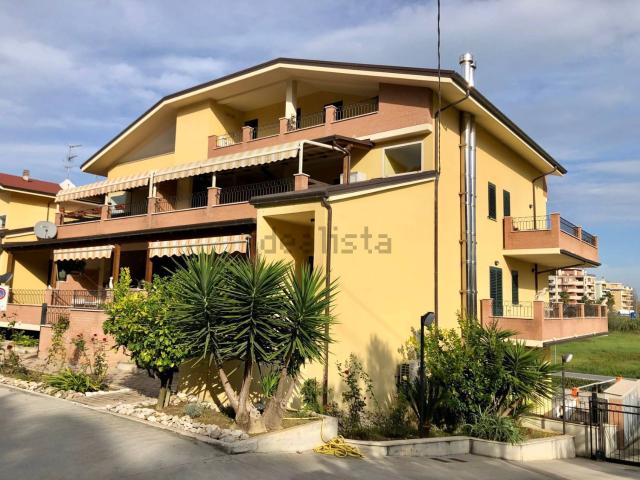 Appartamento in vendita a Unione dei Comuni della Val Vibrata, Alba Adriatica