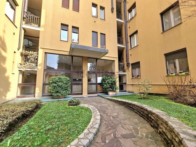 Appartamento in vendita a Bergamo, Lombardia