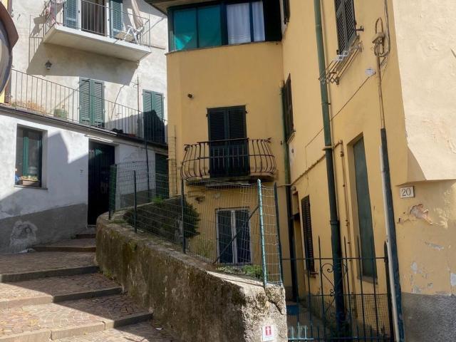Appartamento in vendita a Brunate, Carescione