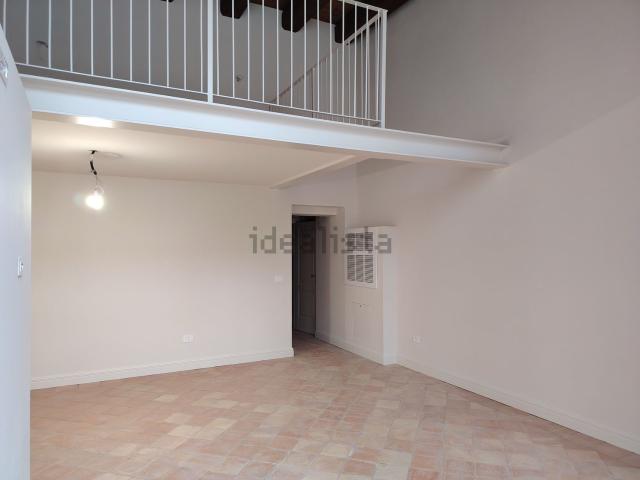 Appartamento in vendita a Centro Storico, Marche