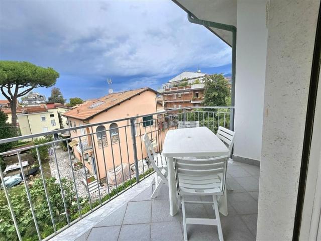 Appartamento in vendita a Marina di Massa, Marina Di Massa