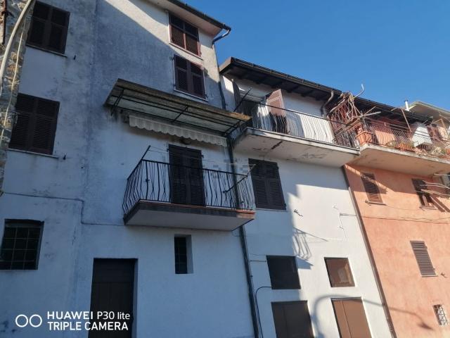Appartamento in vendita a Follo Alto, Follo