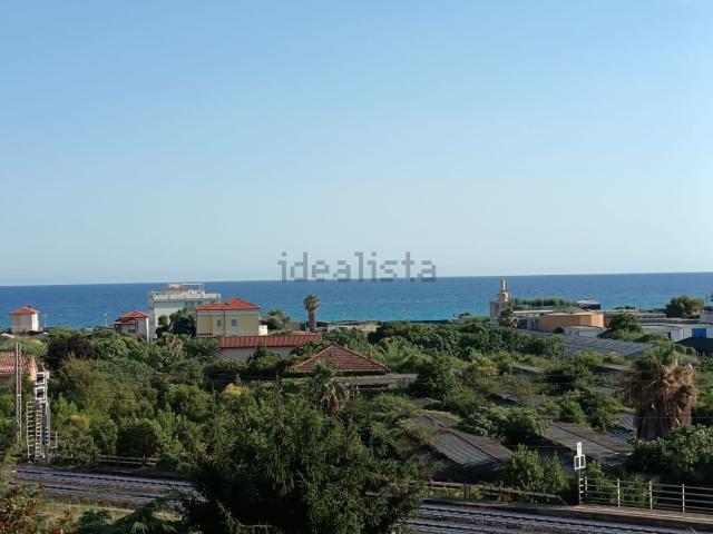 Appartamento in vendita a Vallecrosia, Liguria