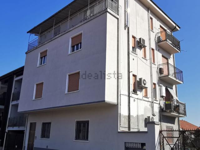 Appartamento in vendita a Bareggio, Lombardia