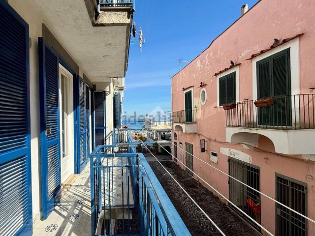 Appartamento in vendita a Ischia, Napoli