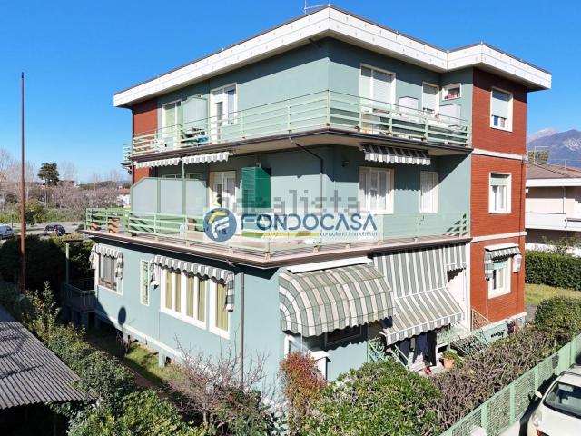 Appartamento in vendita a Marina di Massa, Marina Di Massa