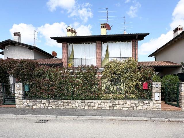 Appartamento in vendita a Capriano Del Colle, Lombardia