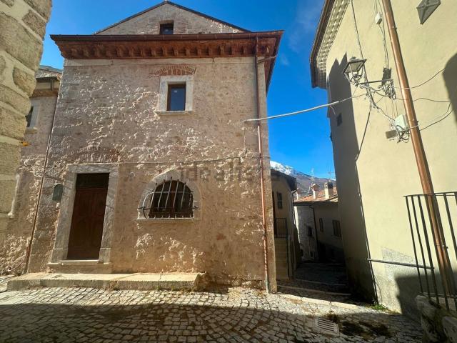 Appartamento in vendita a Rocca Di Mezzo, Abruzzo