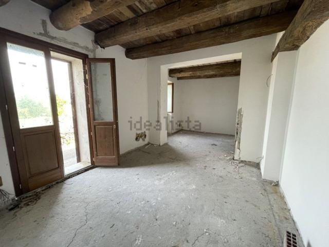 Appartamento in vendita a Capodimonte, Lazio