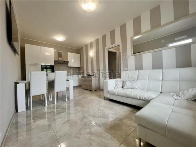 Appartamento in vendita a Desenzano Del Garda, San Martino della Battaglia