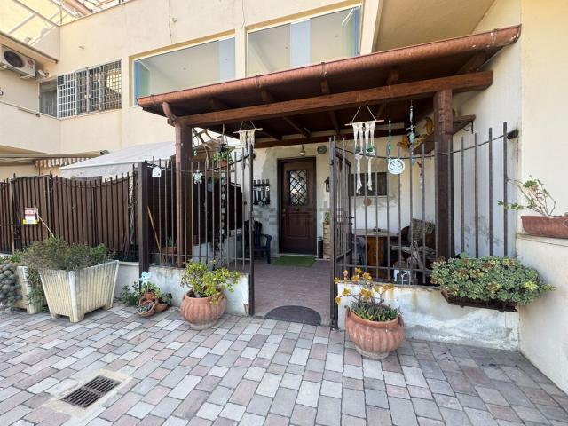 Appartamento in vendita a Lido di Marechiaro, Roma Capitale