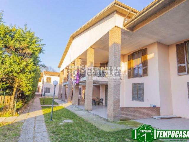 Appartamento in vendita a Albuzzano, Lombardia