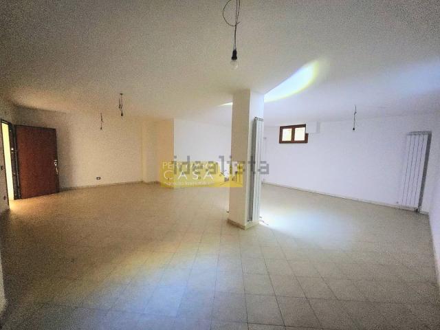 Appartamento in vendita a Colleatterrato basso, Teramo