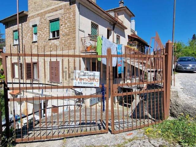 Appartamento in vendita a Toffia, Lazio