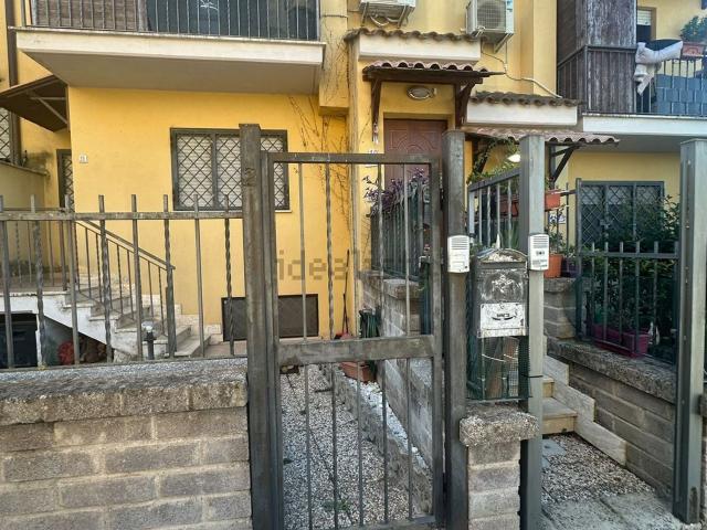Appartamento in vendita a Spregamore, Roma
