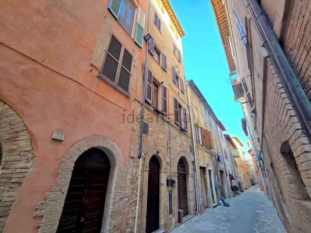 Appartamento in vendita a Foligno, Umbria