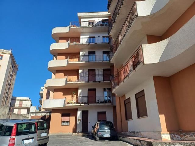 Appartamento in vendita a Carasi, Patti