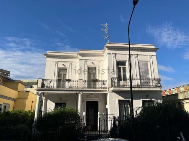 Appartamento in vendita a Portici, Campania
