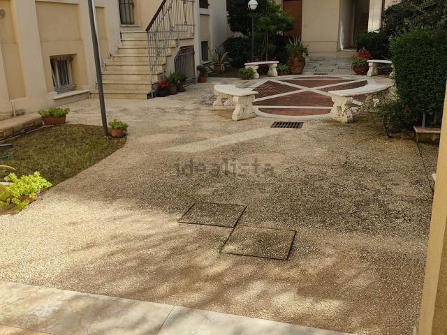 Appartamento in vendita a Pesaro, Pesaro E Urbino