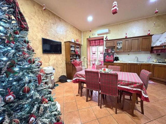 Appartamento in vendita a Arzano, Campania