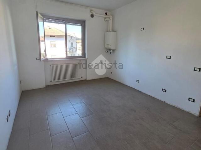 Appartamento in vendita a Romano Di Lombardia, Lombardia