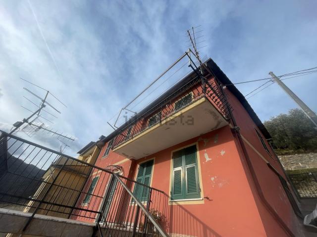 Appartamento in vendita a Avegno, Salto