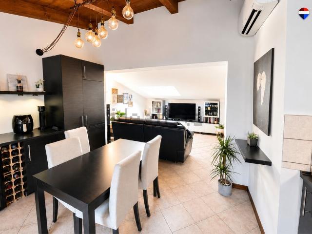 Appartamento in vendita a Rozzano, Lombardia
