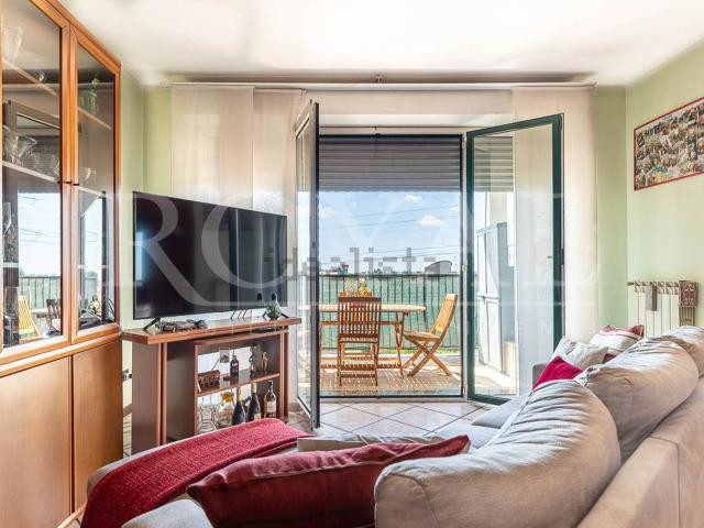 Appartamento in vendita a Biassono, Lombardia