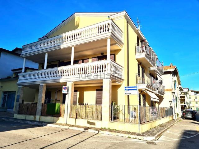 Appartamento in vendita a Quartiere dei poeti, Pineto