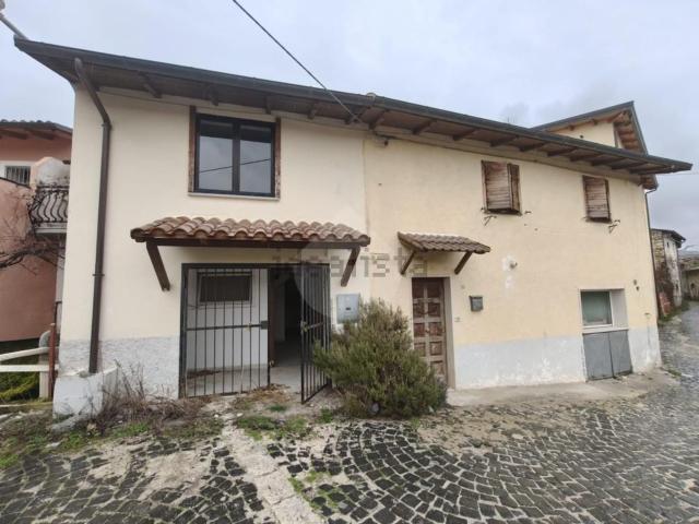 Appartamento in vendita a Tornimparte, Abruzzo