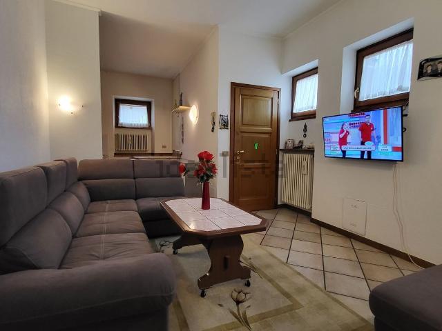 Appartamento in vendita a Carlazzo, Lombardia