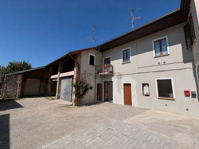 Appartamento in vendita a Tradate, Lombardia