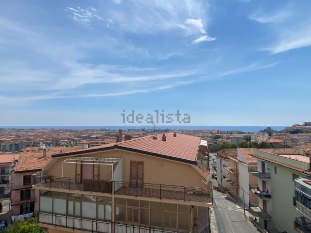 Appartamento in vendita a Centro Storico, Calabria