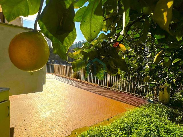 Appartamento in vendita a Castagnabuona, Varazze