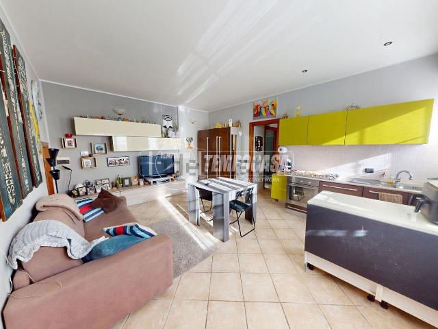 Appartamento in vendita a Cesano Maderno, Lombardia