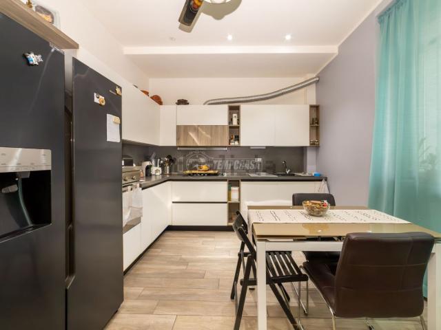 Appartamento in vendita a Gorgonzola, Lombardia