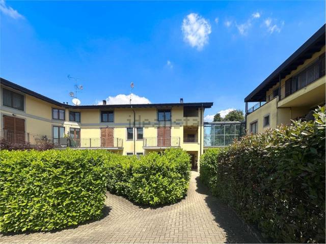 Appartamento in vendita a Vergiate, Lombardia