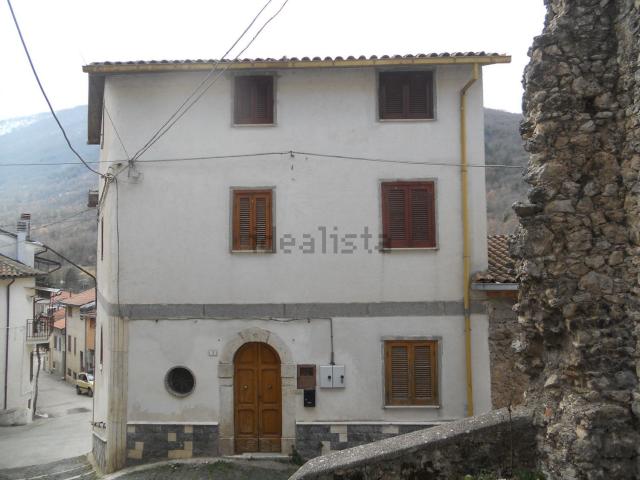 Appartamento in vendita a Pescocanale, Capistrello