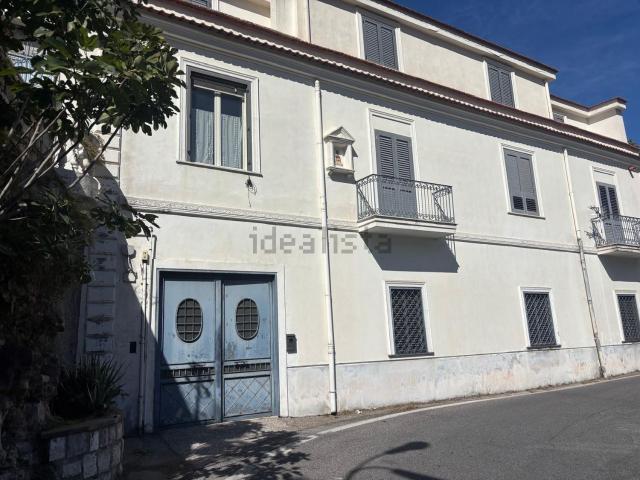 Appartamento in vendita a Lettere, Campania