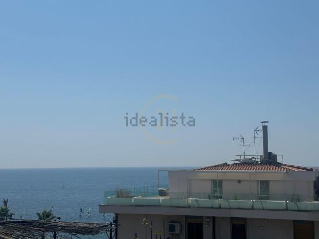 Appartamento in vendita a Aci Castello, Sicilia