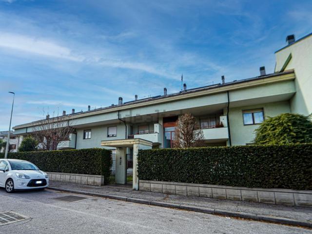 Appartamento in vendita a Località Tetto Garetto, Piemonte