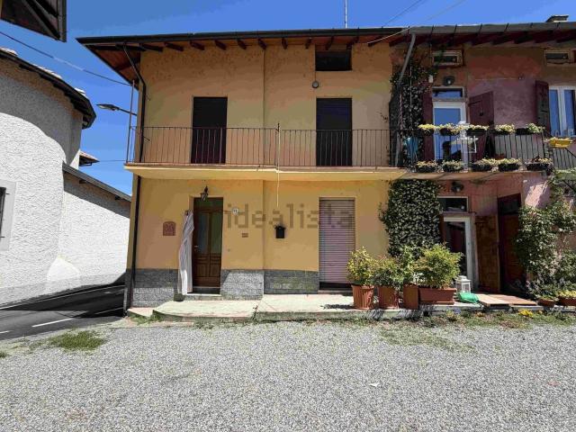Appartamento in vendita a Ranco, Lombardia