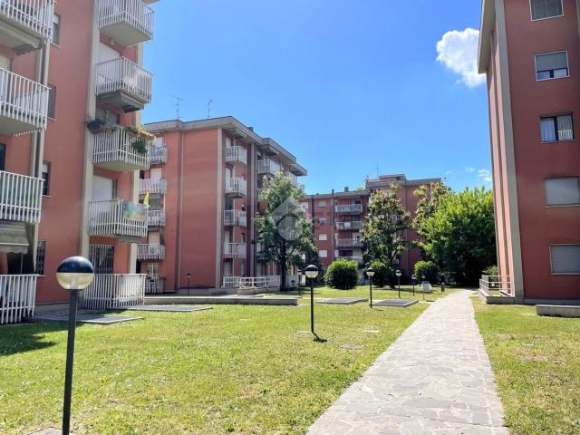 Appartamento in vendita a Cornaredo, Lombardia