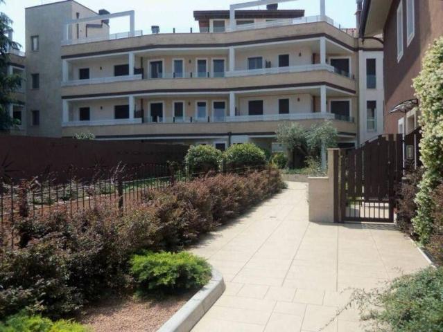 Appartamento in vendita a Regina Pacis, Monza