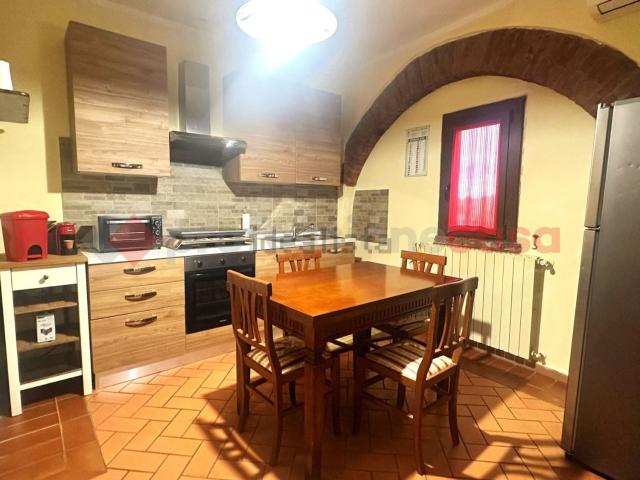 Appartamento in vendita a Fauglia, Toscana
