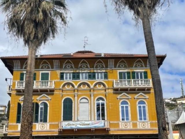 Appartamento in vendita a Pietra Ligure, Liguria